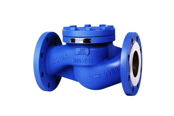 체크 밸브 부품을 들어 올립니다